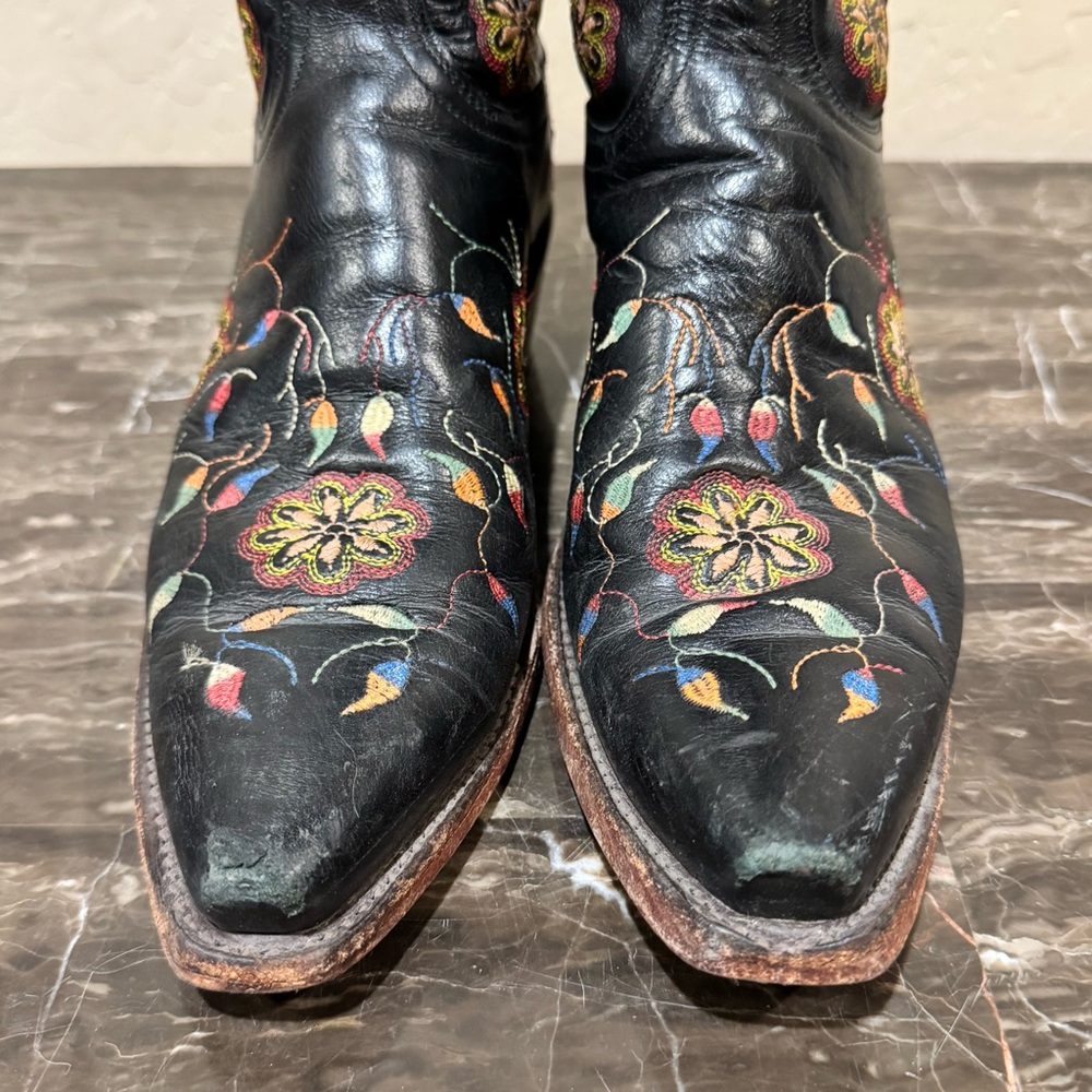 Lucchese Black Leather Floral Embroidered Cowboy Boots - Picture 6 of 13